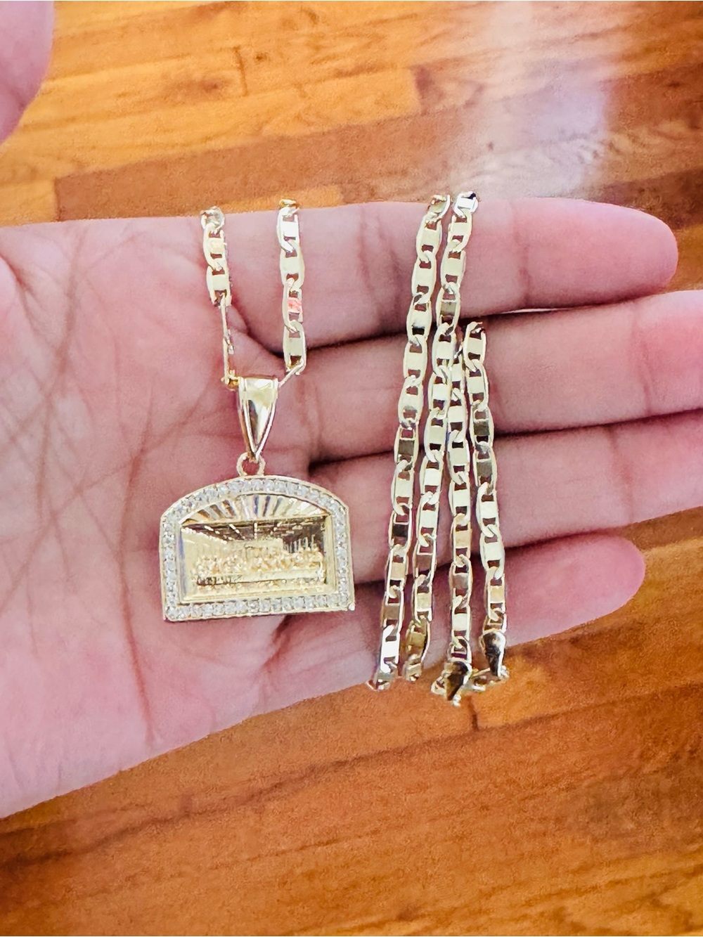 18K Gold Plated the last Supper Religious Pendant Necklace. New